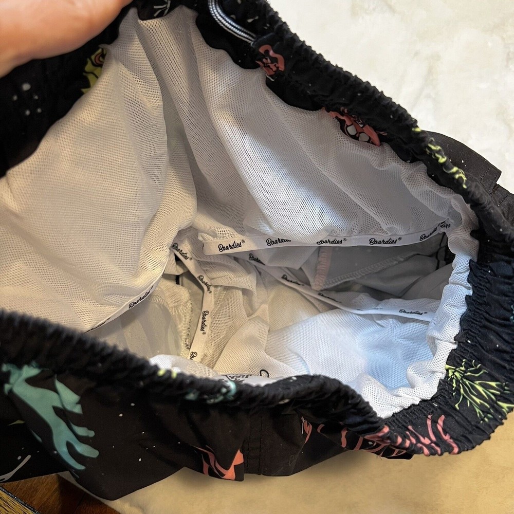 Boardies Black Ocean Print Swim Trunks Men’s S Lined 5.5 Inch Inseam - Picture 6 of 13
